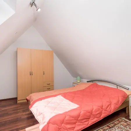 2 Bedroom Beautiful In 公寓 *