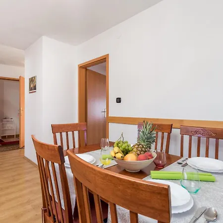 2 Bedroom Beautiful In * 弗济内