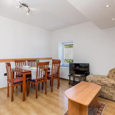 公寓 2 Bedroom Beautiful In